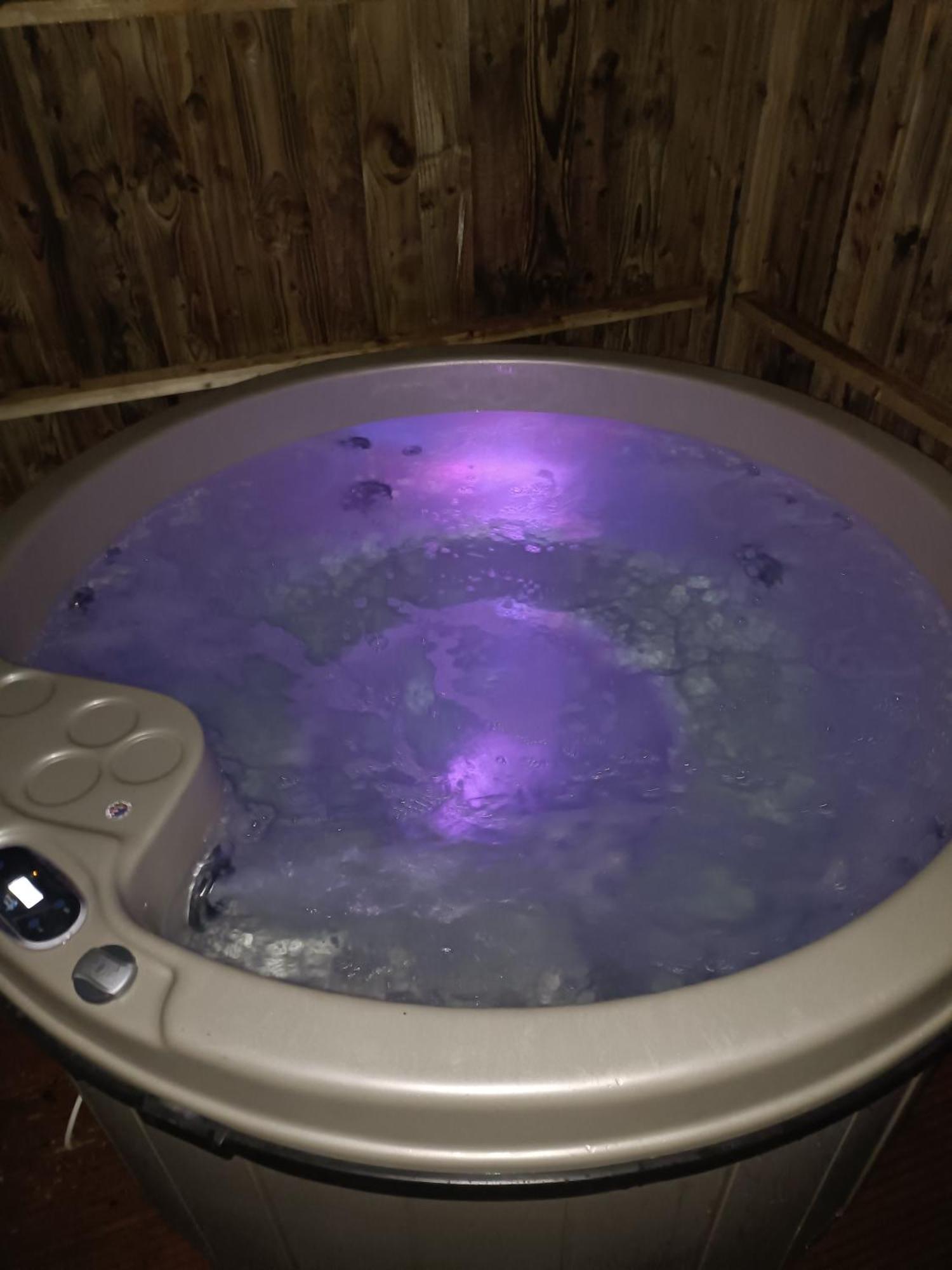 Willa Hillingworth'S Hot Tub Retreat - Lochmaben Dumfries Zewnętrze zdjęcie